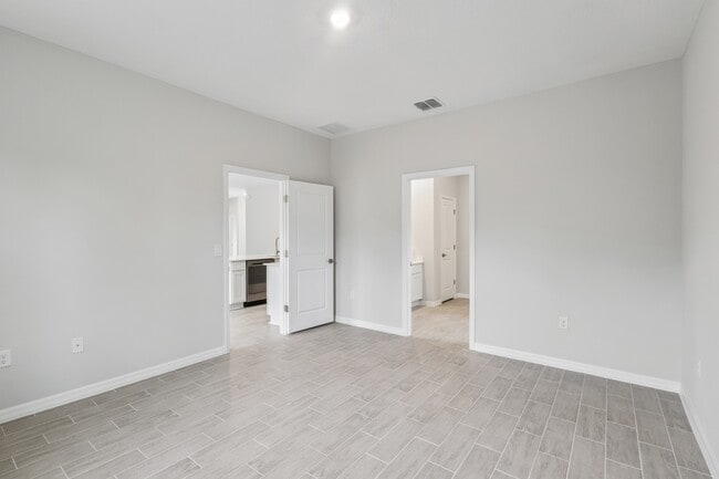 Building Photo - 393 Marion Oaks Golf Rd