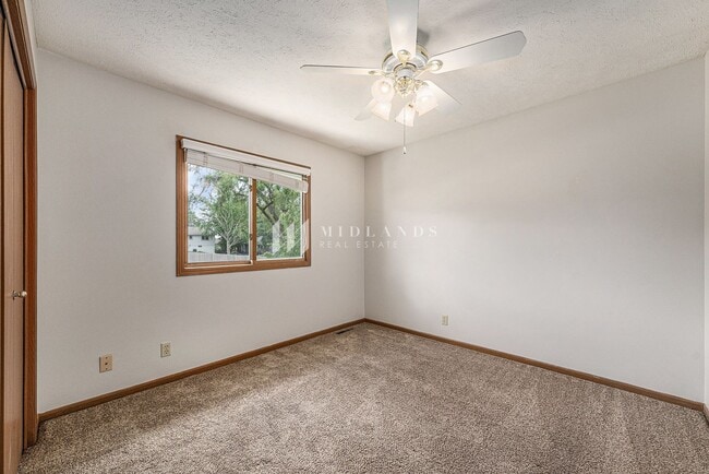 Building Photo - Marvelous Omaha Home