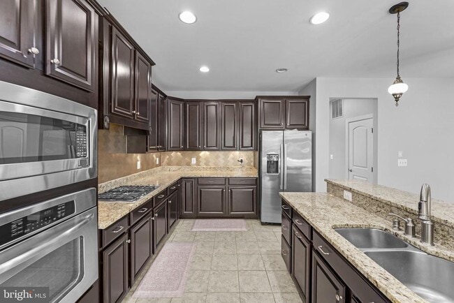 Building Photo - 21268 Park Grove Terrace