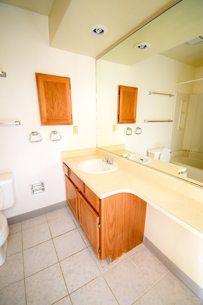 Building Photo - 2960 W Stuart St