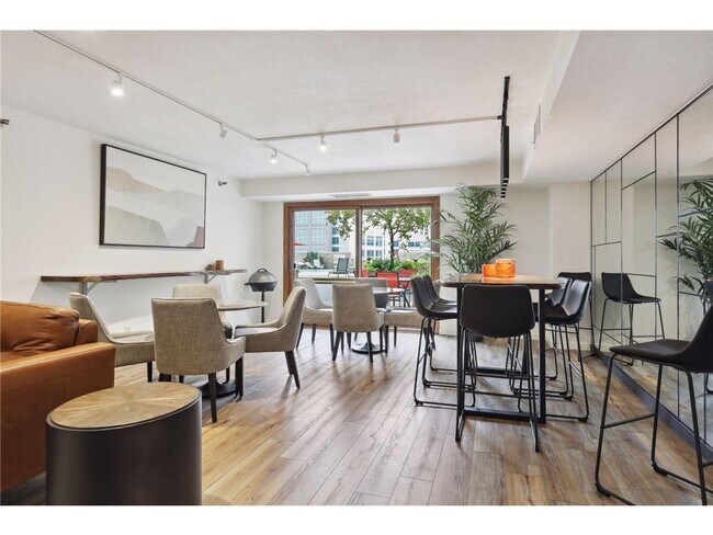 Building Photo - 66 9th St E