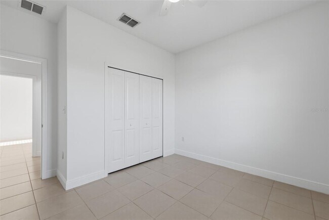 Building Photo - 304 Begonia Ct