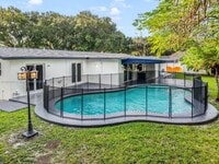 Building Photo - 740 Beachwood Ln