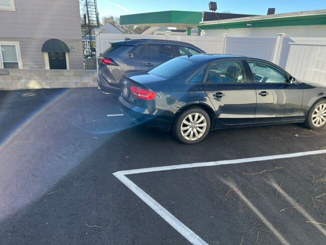 Building Photo - Spacious 3 Bed | 2 Bath in Prime Somerville Location with 2 parking!