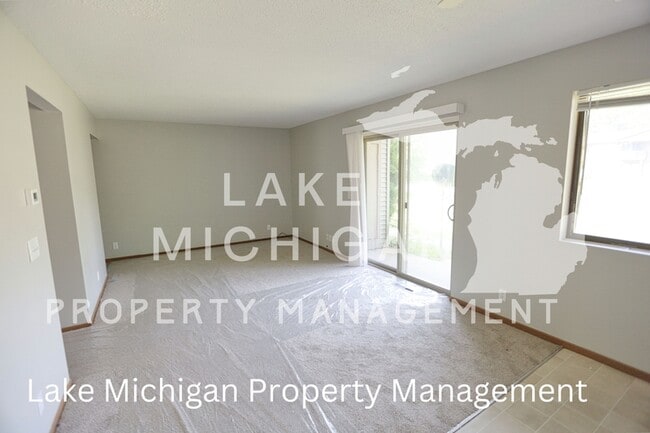Building Photo - 15528 Clovernook Dr