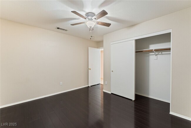 Building Photo - 857 Lantham Pl