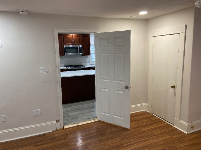 Building Photo - 41 Austin St