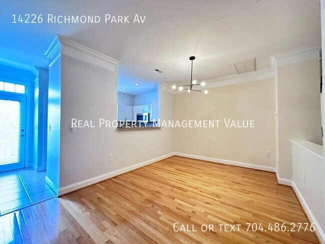 Building Photo - 14226 Richmond Park Ave