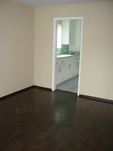 Building Photo - 1310 N Spurgeon St