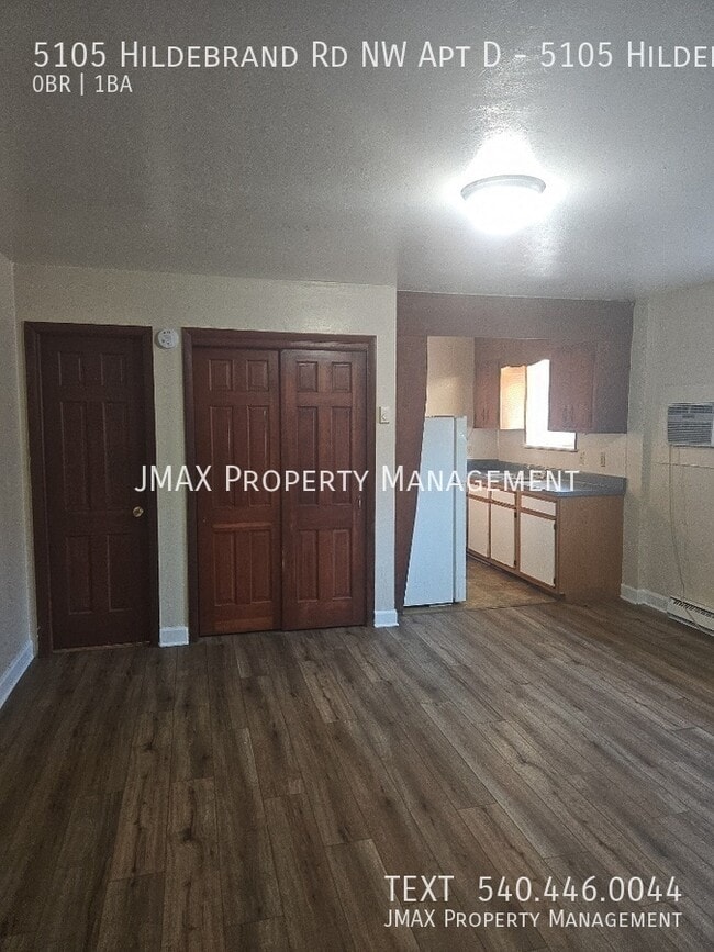 Building Photo - 5105 Hildebrand Rd NW