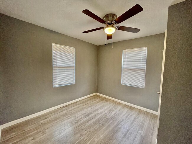 Building Photo - 2127 Park Ave