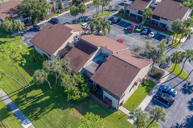 Building Photo - 890 N Village Dr