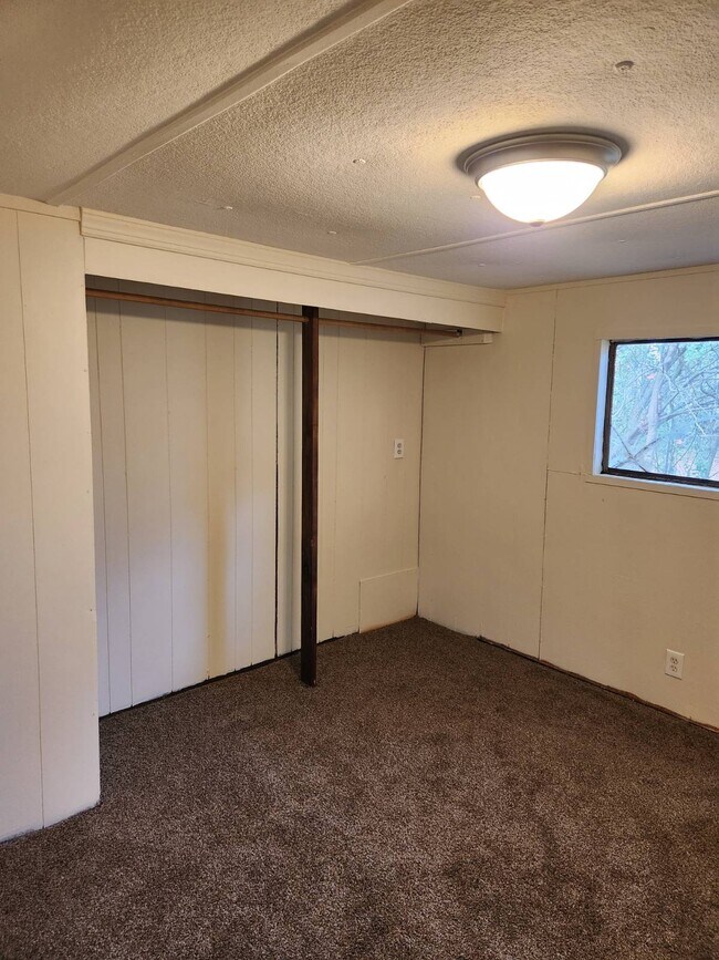 Building Photo - 114 Grace Park Ln