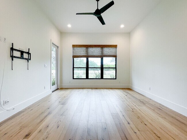 Building Photo - Copper Ridge Subdivision in New Braunfels