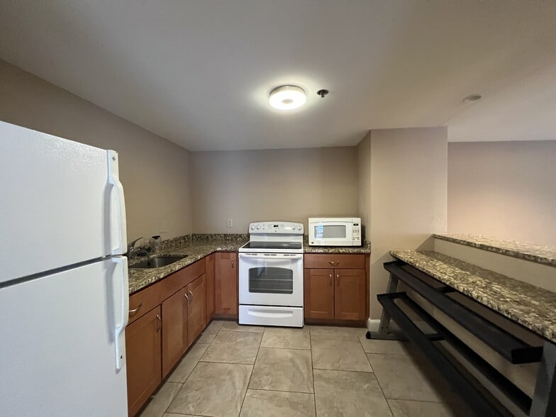 Building Photo - 30 Revere Beach Pky