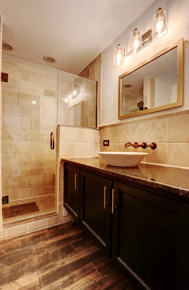 Building Photo - West Plaza Resort-Style  Living