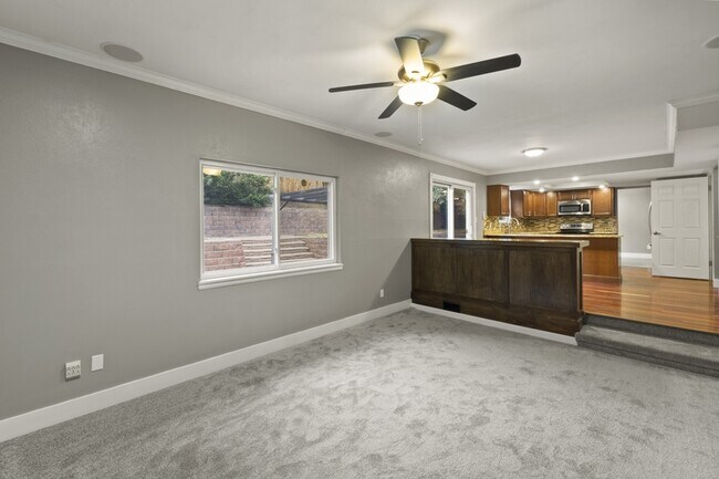 Building Photo - 5647 Old Farm Cir E
