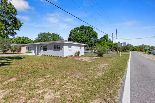 Building Photo - 2525 Forest Dr