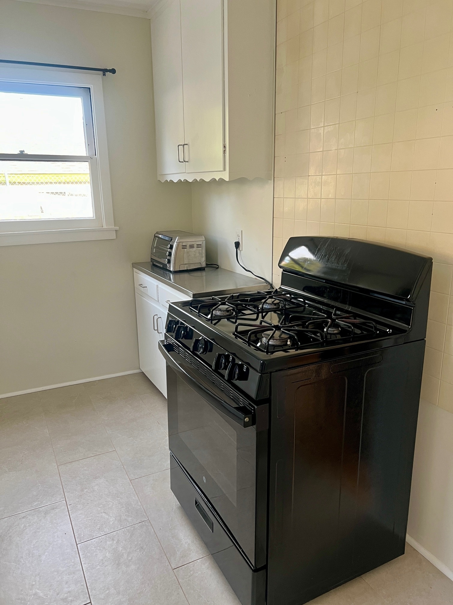 Building Photo - 525 W Plymouth St