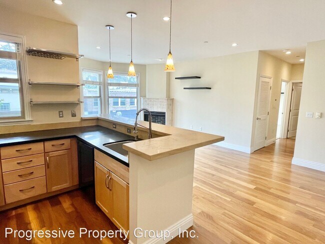 Building Photo - 2 br, 2 bath House - 3184 Mission Street, ...