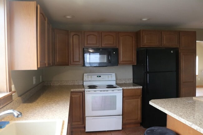 Building Photo - 2596 Highgate Rd