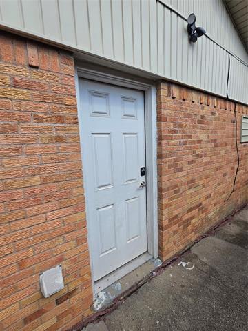 Building Photo - 2539 Hillsboro Ave