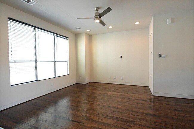 Building Photo - 4708 Crawford St