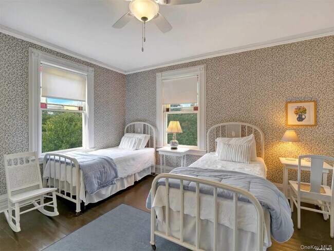 Building Photo - 51 Quogue St