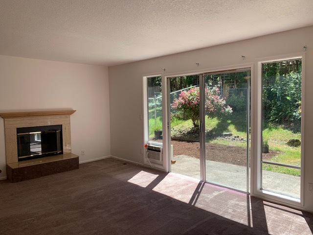 Living room - 18750 NW Nelscott St