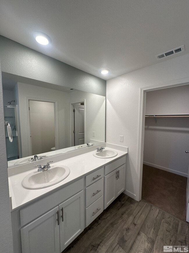 Building Photo - 420 Summer Triangle Dr