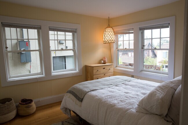 Building Photo - 917 Shattuck Ave