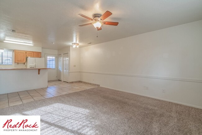 Building Photo - Charming 2 Bedroom Townhome
