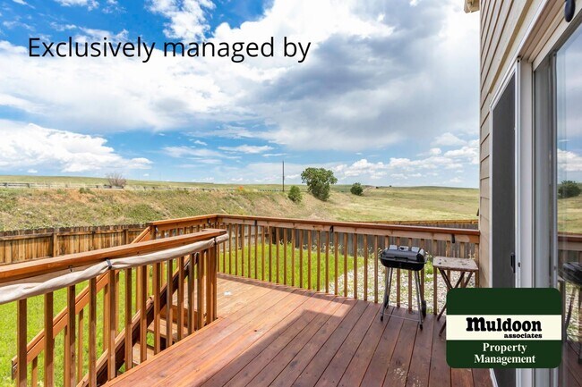 Building Photo - Beautifully done home close to Military Ba...