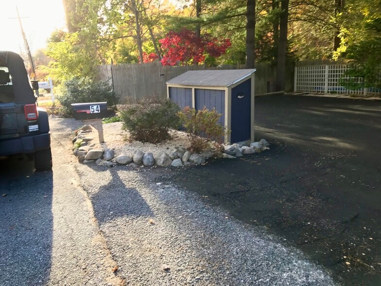 Building Photo - 54 Sherwood Rd