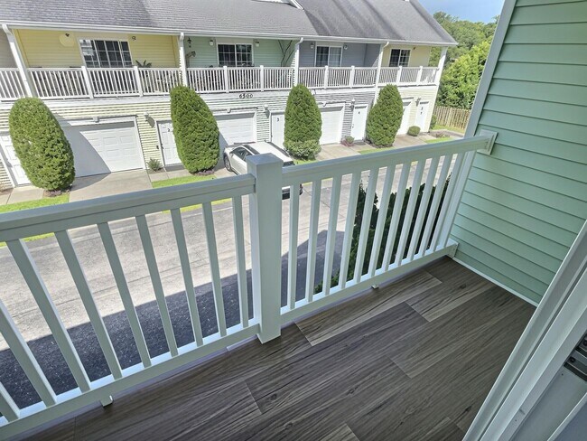 Building Photo - 6500 Colonial Dr