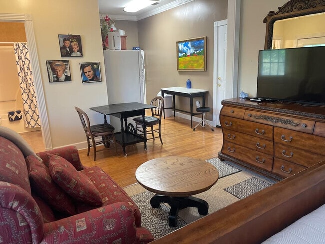 Building Photo - 175 Schools Dr