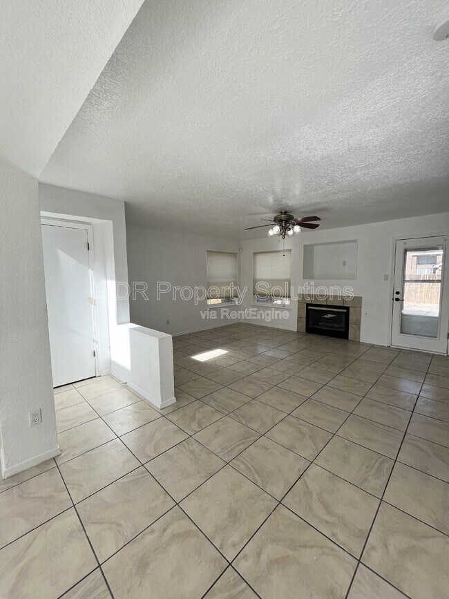 Building Photo - 8123 Waterbury Pl NW