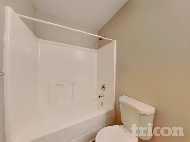 Building Photo - 3216 Laurenfields Way