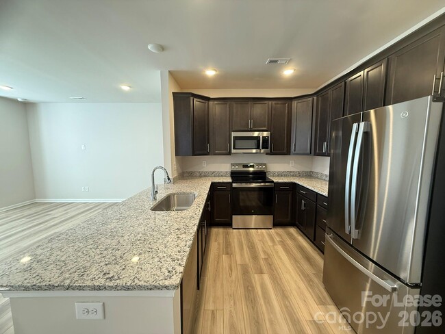 Building Photo - 1111 Bartholdi Dr