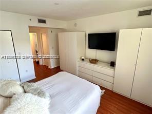 Building Photo - 2775 NE 187th St