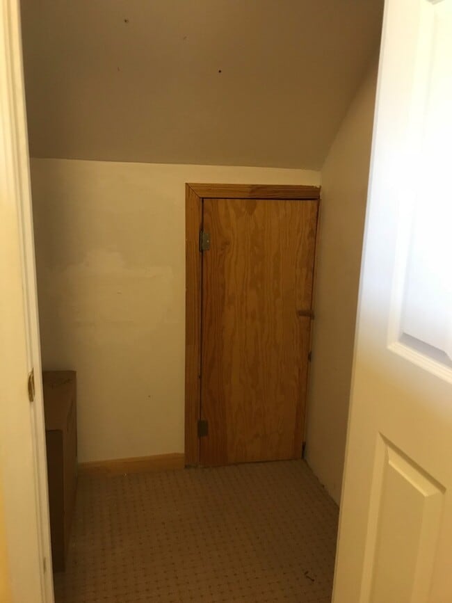 Building Photo - 24 Country Village Cir