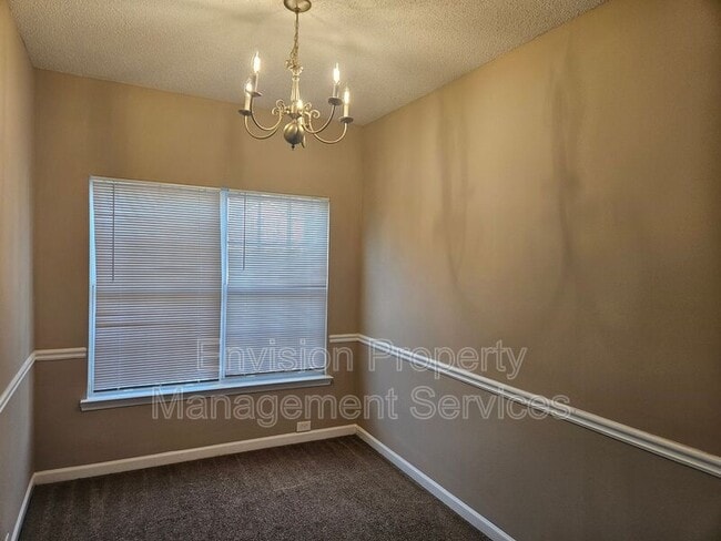 Building Photo - 2318 Hackamore Dr