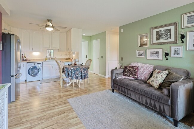 Building Photo - Beautiful 2 Bed, 2 Bath Condo in 62+ Commu...