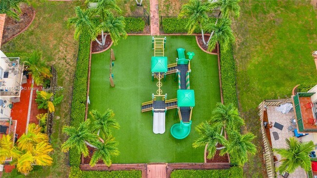 Building Photo - 8650 SW 109th Ave