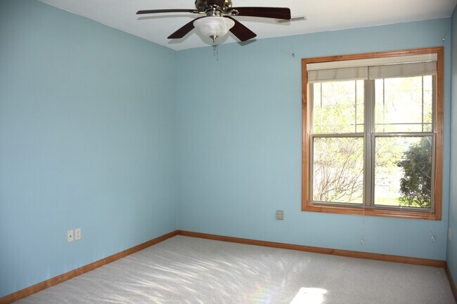 Building Photo - 13360 Fond du Lac Ave