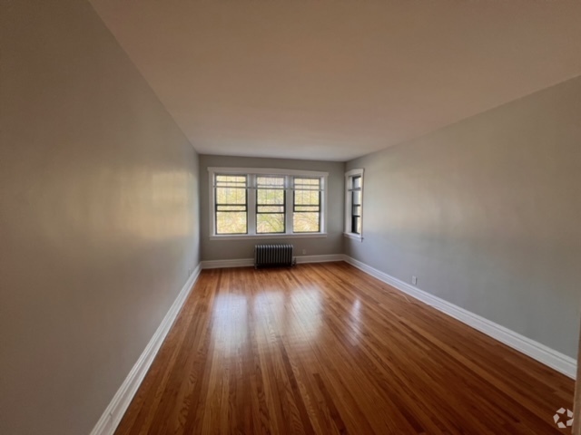 Building Photo - 3222 N Karlov Ave