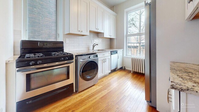 Building Photo - 1010 Washington St