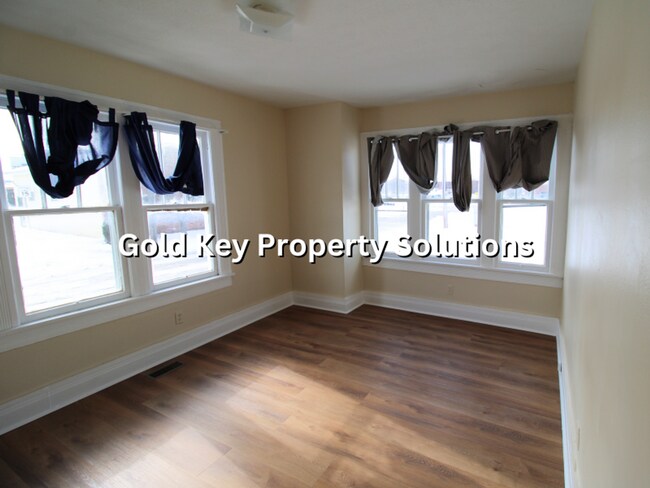 Building Photo - 124-126 E. 21ST