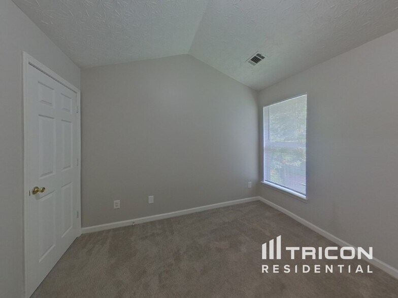 Building Photo - 1437 Gates Cir SE
