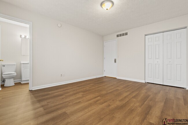 Building Photo - 208 Grayson Ct